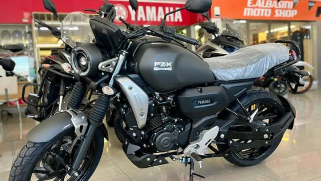 Yamaha FZ-X Chrome Edition